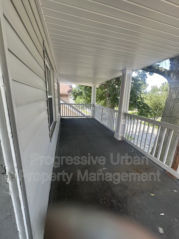 Cleveland Condo: 4609 Behrwald Avenue - Upstairs