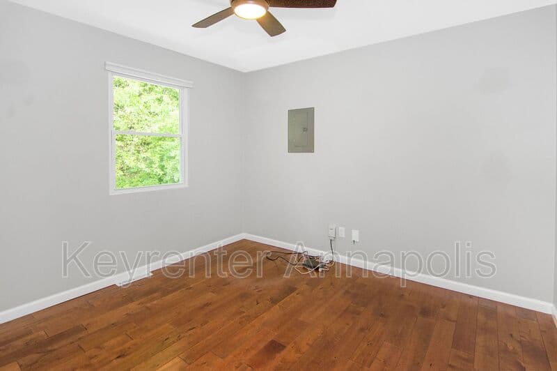 Crownsville House: 840 Valentine View