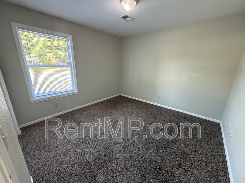 Mt Pleasant Townhome: 722 W Broomfield - Unit J01
