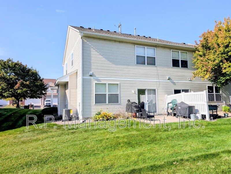 Prior Lake Townhome: 14321 Brookmere Blvd NW