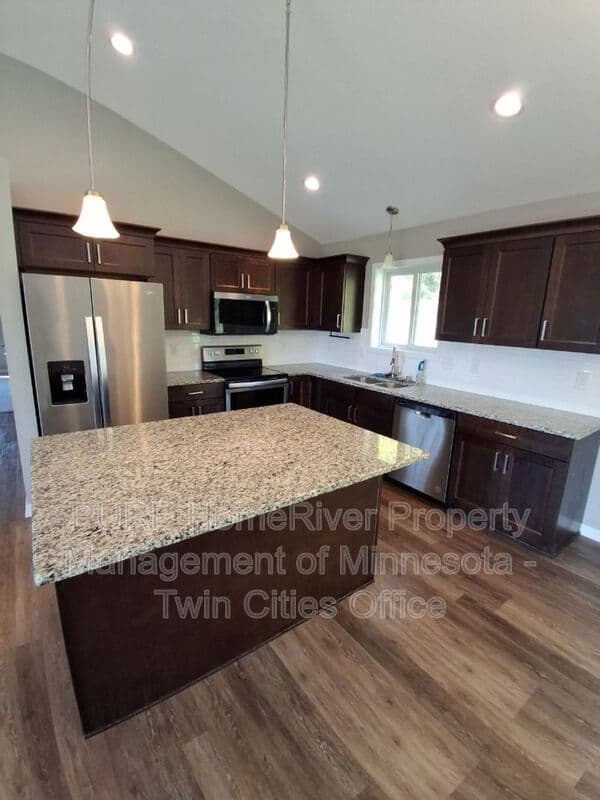 Rochester House: 3453 Ridgeline Dr SE