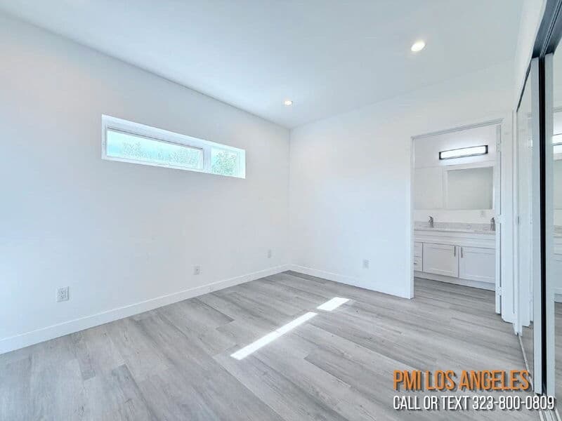 Los Angeles Condo: 1260 1/2 Leighton Avenue
