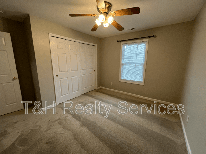 Mooresville House: 249 Pineview Drive