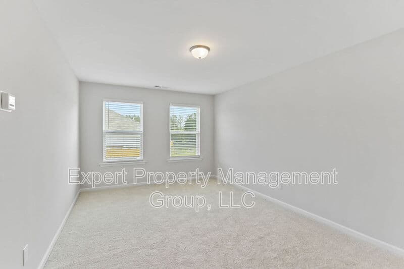 Four Oaks House: 482 Olivia Crossing Court