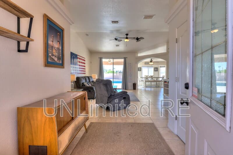 Lake Havasu City House: 304 Acoma Blvd S