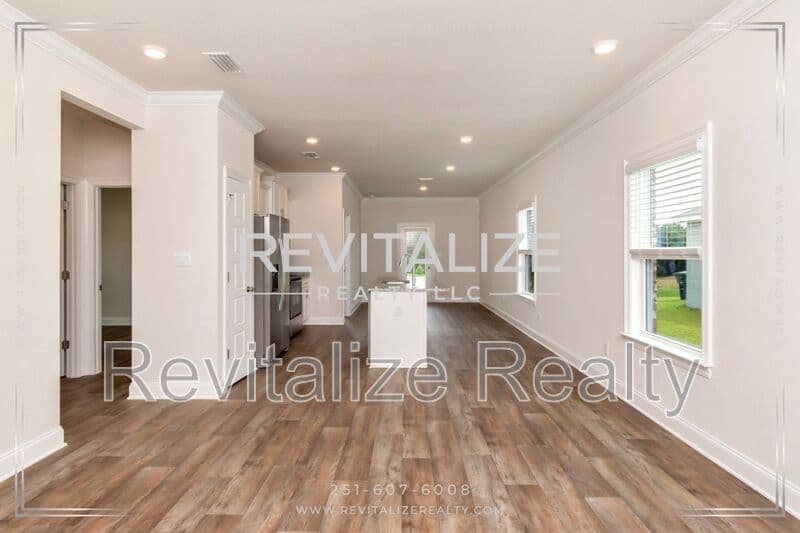 Daphne House: 11253 Cloister Drive