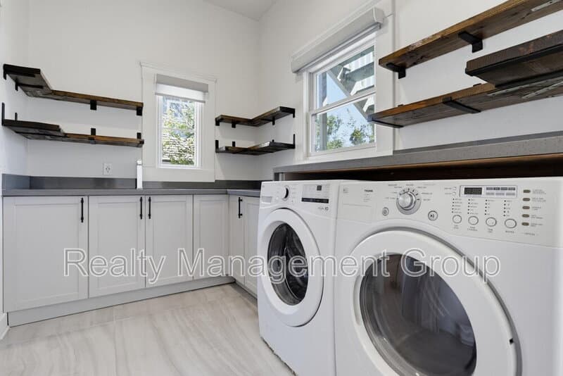 San Diego House: 4469 Cleveland Avenue