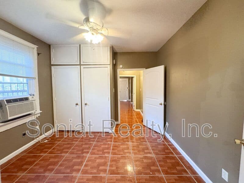New Orleans House: 1121 S. Genois St.
