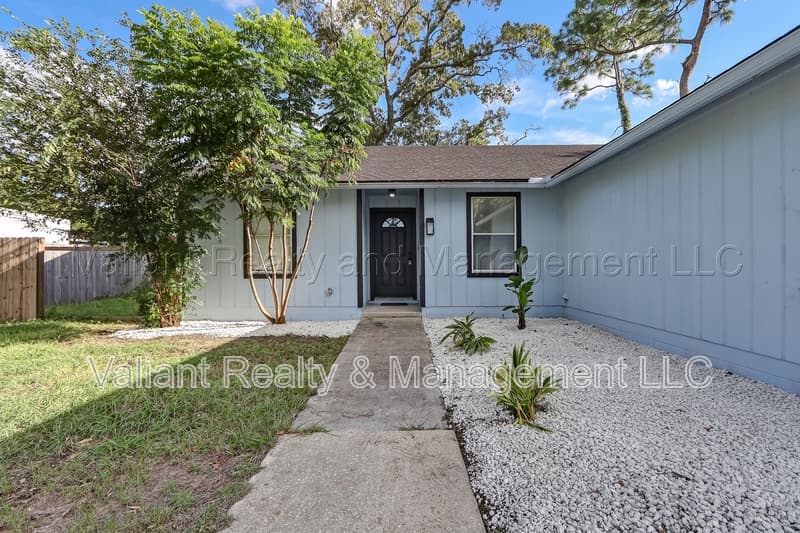 Jacksonville House: 5286 Julington Creek Road