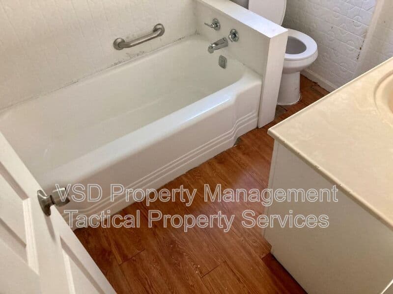 Garfield Heights House: 4630 E 86 St