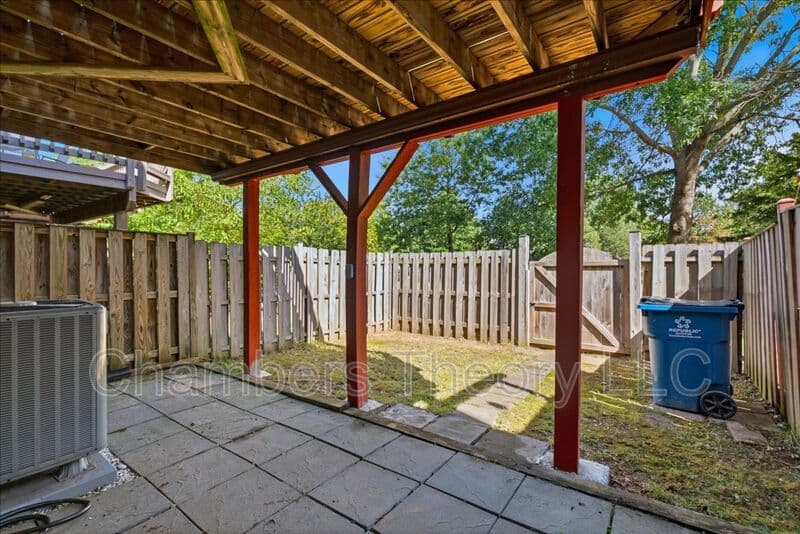 Ashburn House: 44046 Choptank Ter