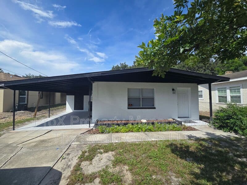 Winter Haven House: 3509 Ave S NW