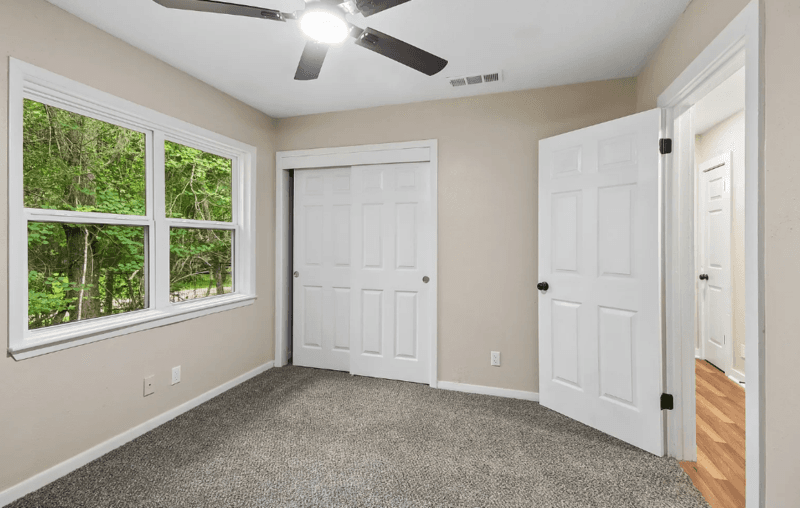 Magnolia House: 25319 Penguin Street