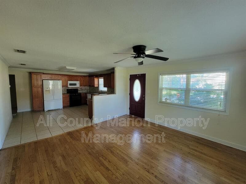 Belleview House: 6027 SE Cypress Rd.