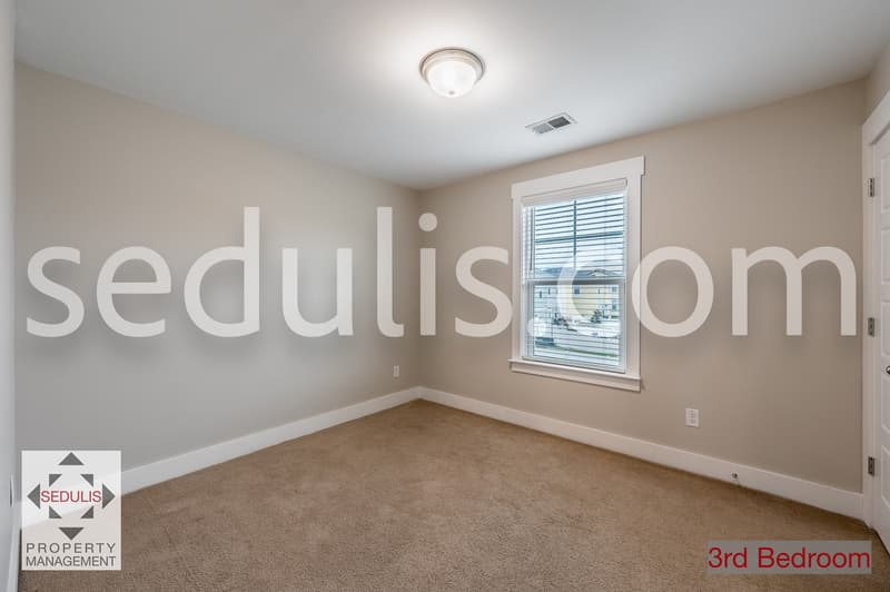 North Charleston House: 3923 Four Poles Park Drive