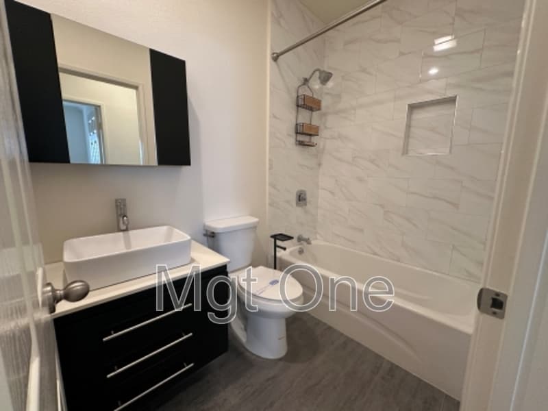 Corona House: 3491 Redport Drive
