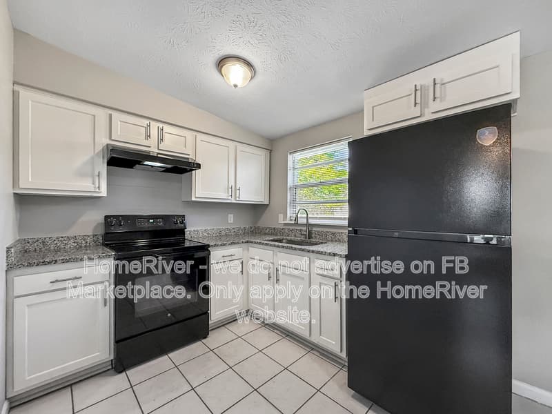 Jacksonville House: 4231 Sabine Dr