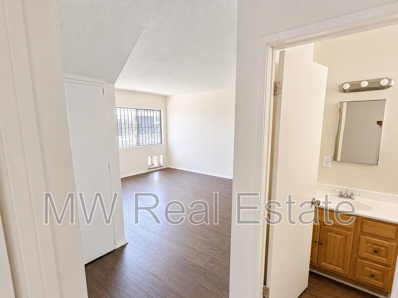 Los Angeles Condo: 721 New Depot Street