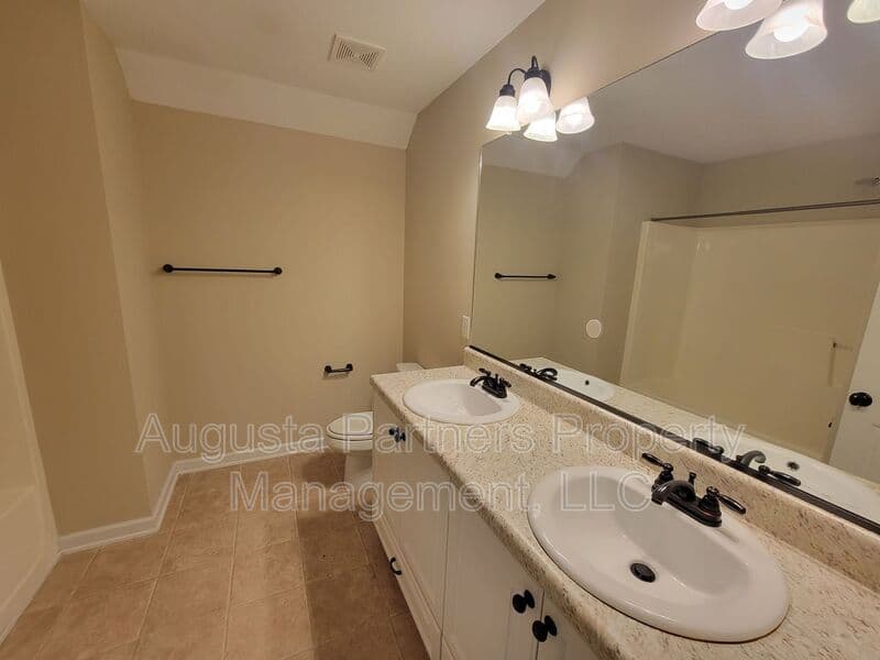 Evans House: 3460 Conifer Trl