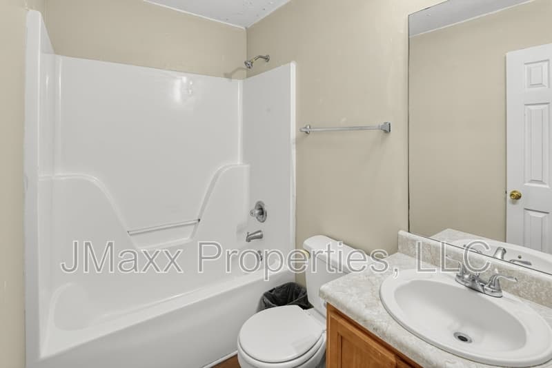 Lithonia House: 1560 Rogers Crossing Dr
