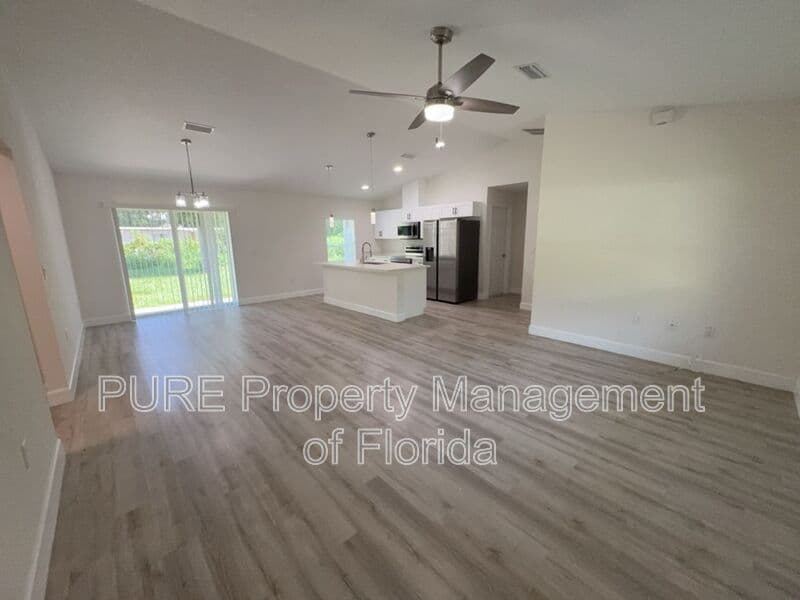 Ocala House: 11165 NW 7th Street