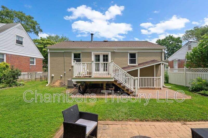 Silver Spring House: 3904 Lantern Dr