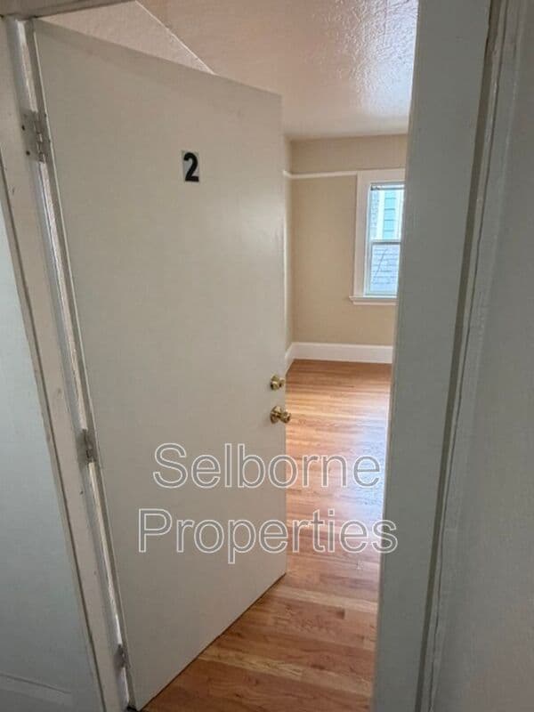 Oakland House: 546 Merrimac St