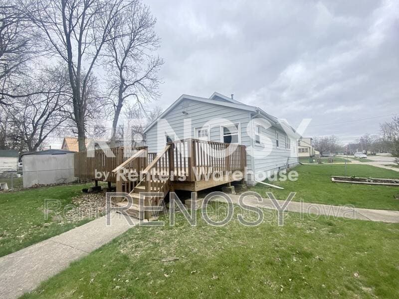 West Des Moines House: 441 2nd St