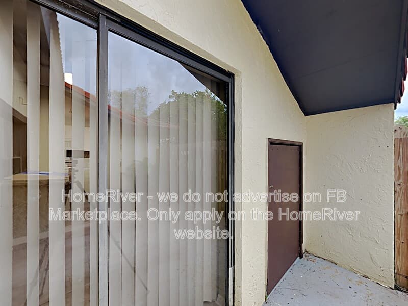 Kissimmee Townhome: 565 Hunter Cir