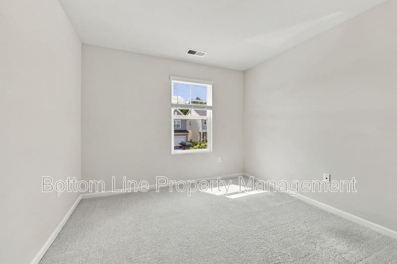Durham Townhome: 5811 Woodlawn Dr