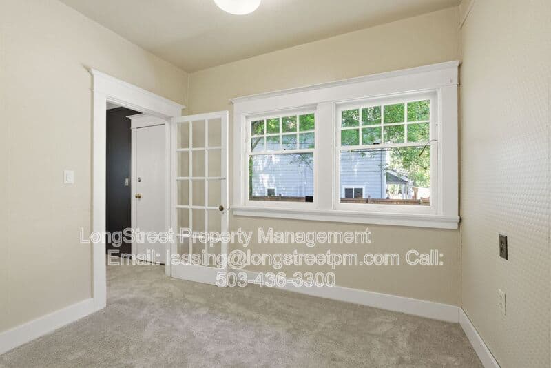 Portland House: 2249 E Burnside St