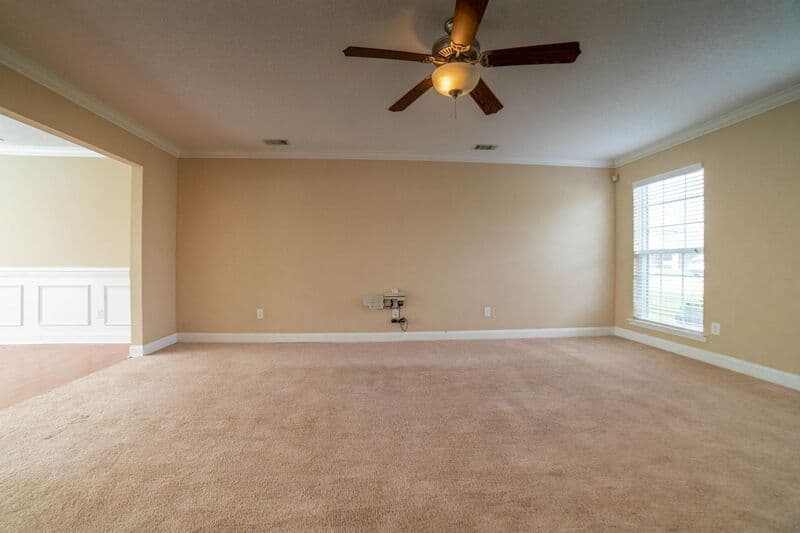 Hinesville House: 211 Augusta Way