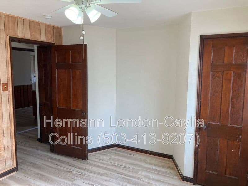 Saint Louis House: 5657 Sunbury Ave