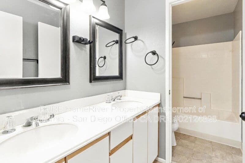 El Cajon House: 12090 Calle de Montana