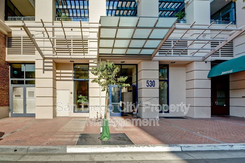 San Diego House: 530 K Street