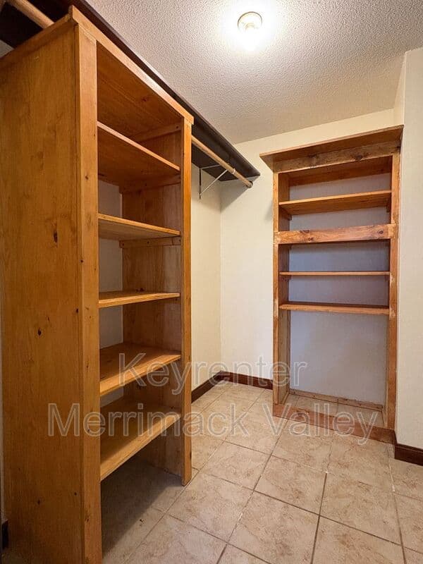 Dracut Condo: 700 Robbins Ave