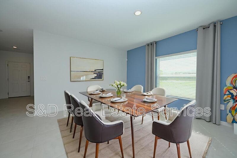 Haines City House: 148 Brinsmead Rd