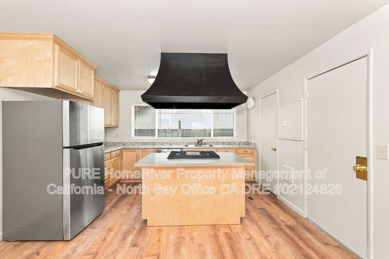 Santa Rosa House: 2436 Campbell Drive