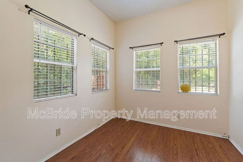 Augusta House: 1739 Cornell Drive