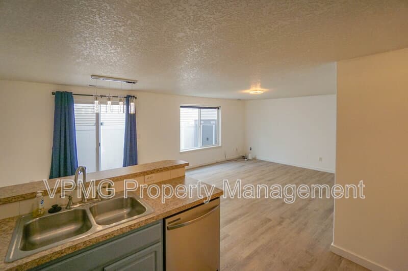 Vancouver Townhome: 7808 NE 60th St