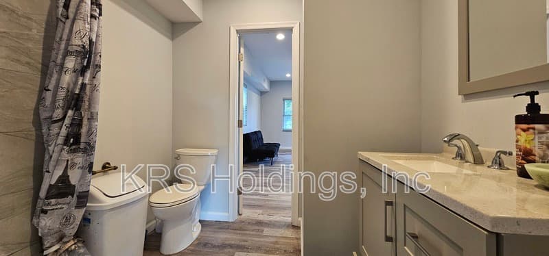 Portsmouth House: 410 Oak Street
