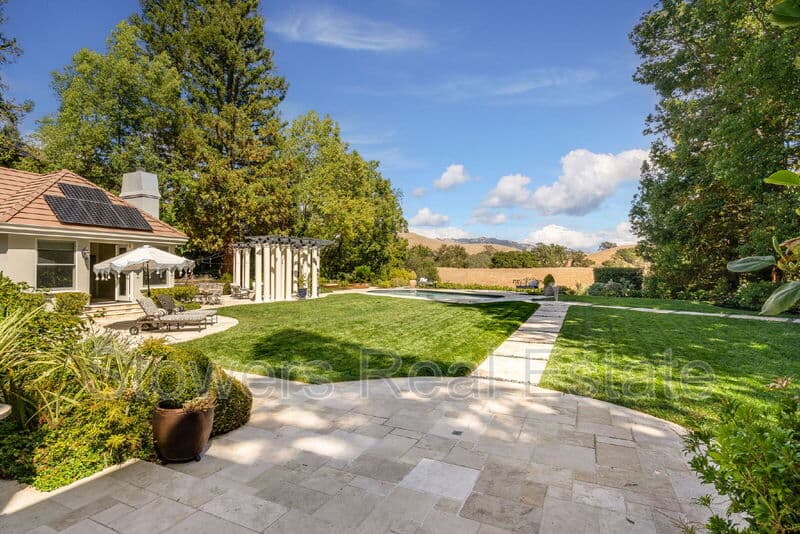 Danville House: 4482 Deer Ridge Rd