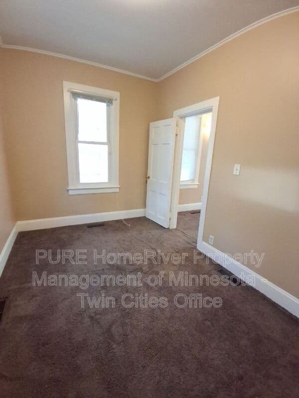 Saint Paul Condo: 987 Churchill Street #1