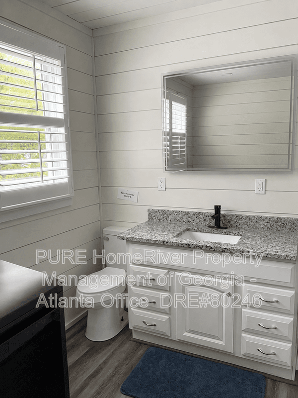 Atlanta House: 1880 Dorsey Ave