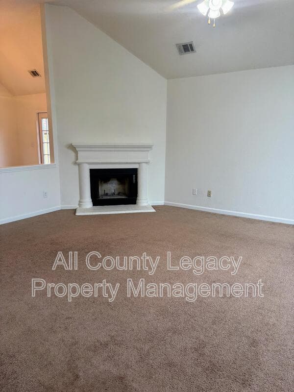 Snellville House: 2803 Newtons Crest Cir