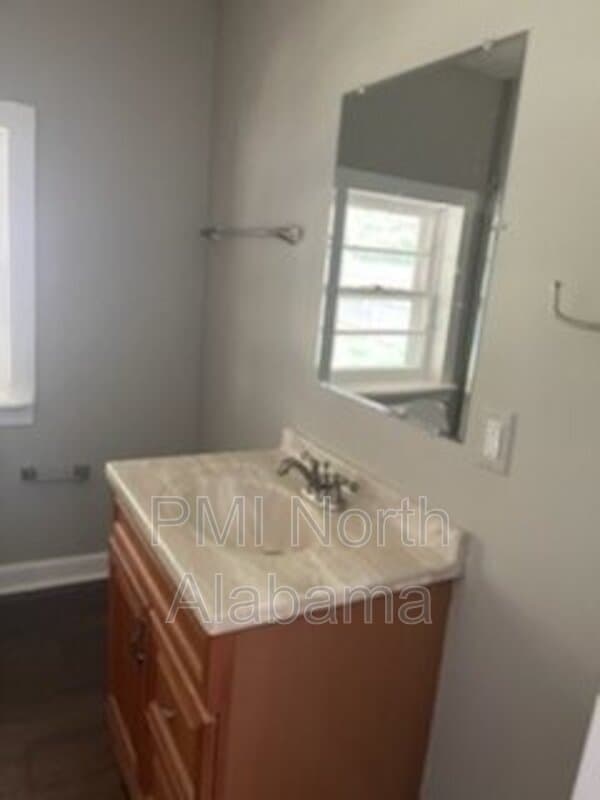 Decatur House: 1310 9th Ave SE