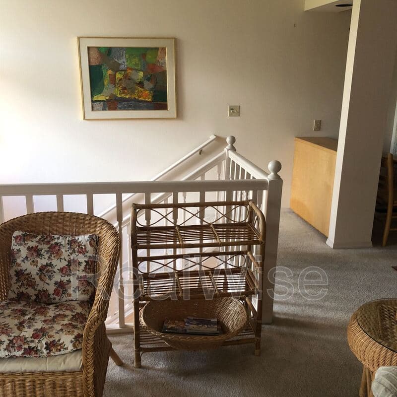 Ashland House: 382 Glenn St