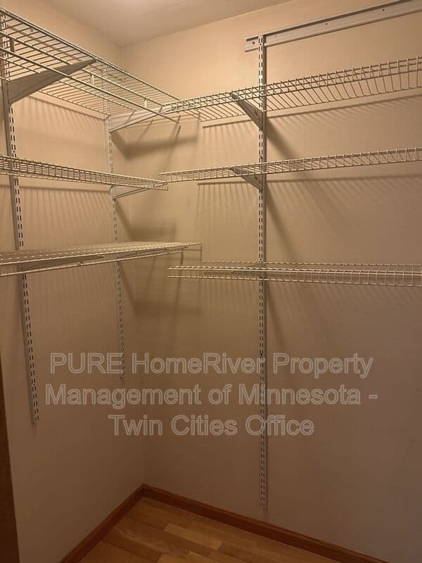 South Saint Paul Condo: 221 Grand Ave W