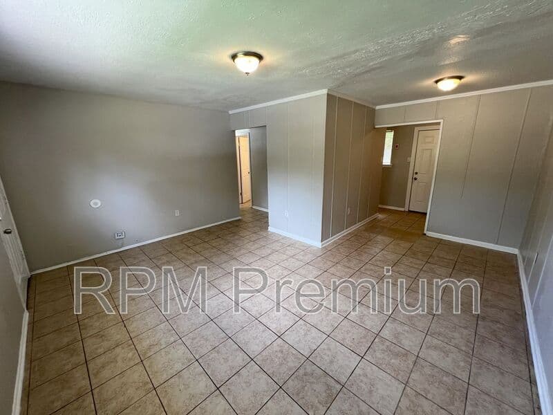 Baton Rouge House: 6132 Pontotoc St