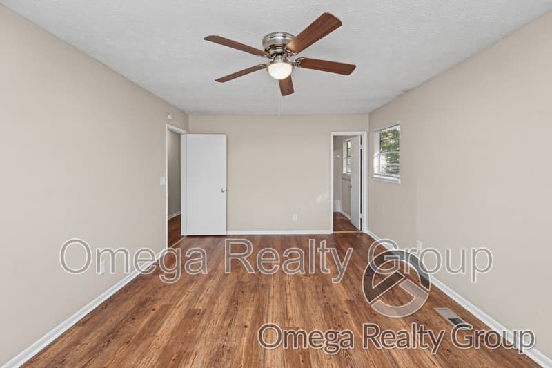 Anniston House: 1033 Old Mill Rd